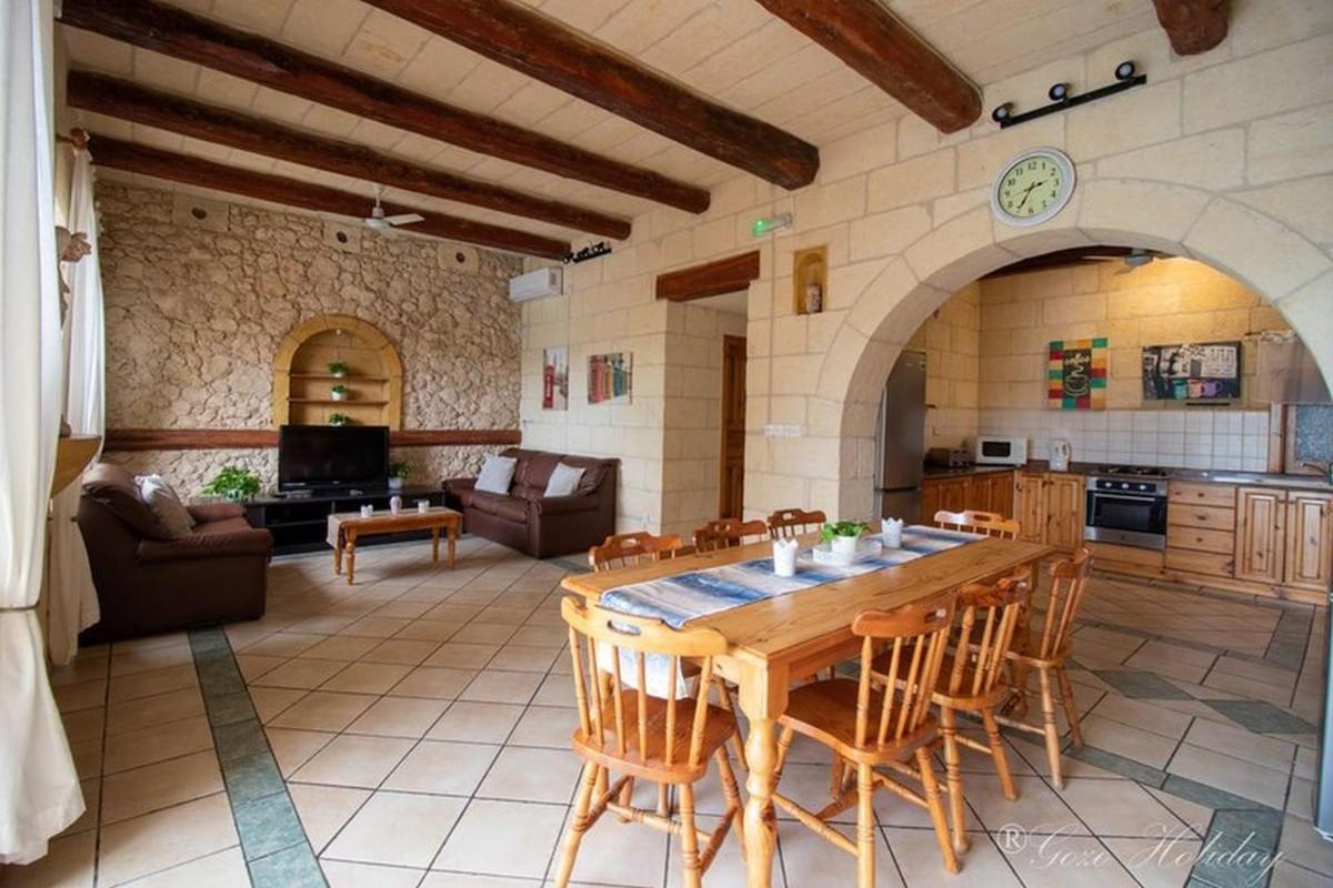 Hibiscus Acomodação com café da manhã Xagħra Exterior foto