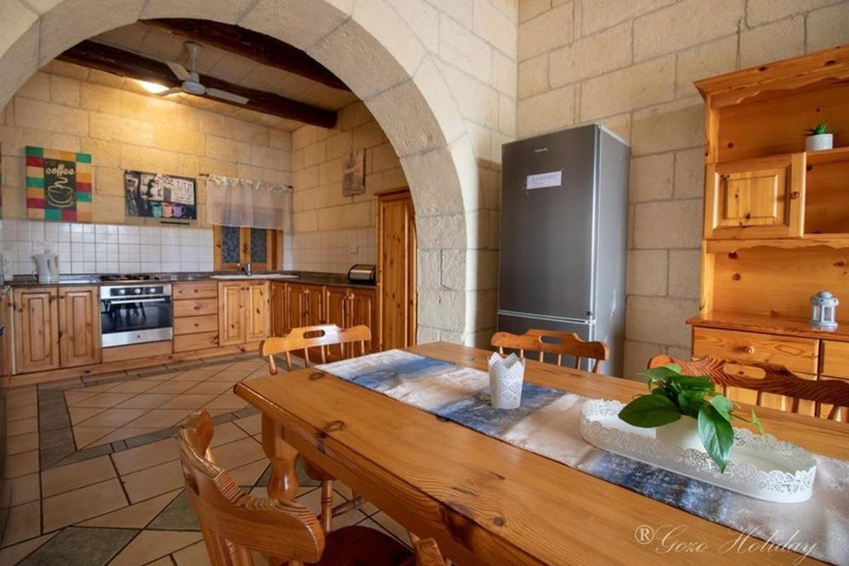 Hibiscus Acomodação com café da manhã Xagħra Exterior foto
