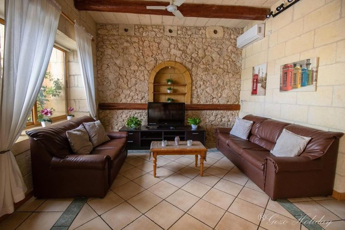 Hibiscus Acomodação com café da manhã Xagħra Exterior foto